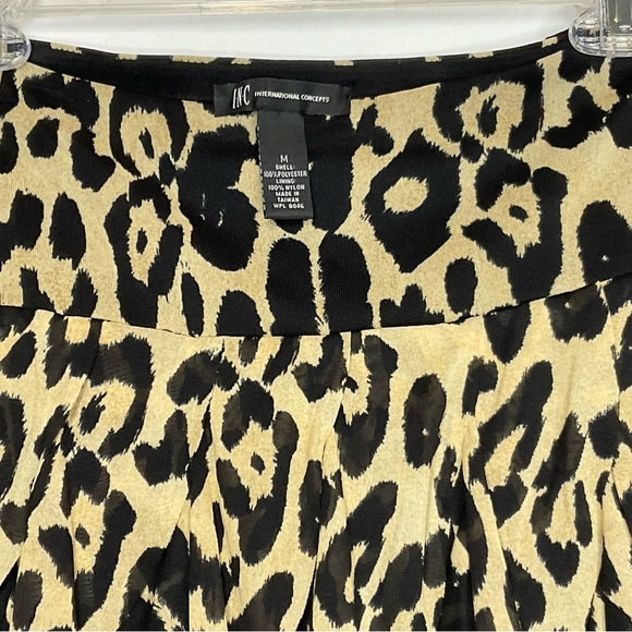 💚 INC. SKIRT - GREAT CONDITION❣️ FLIRTY & FUN 18” LENGTH 😍 - Picture 3 of 8